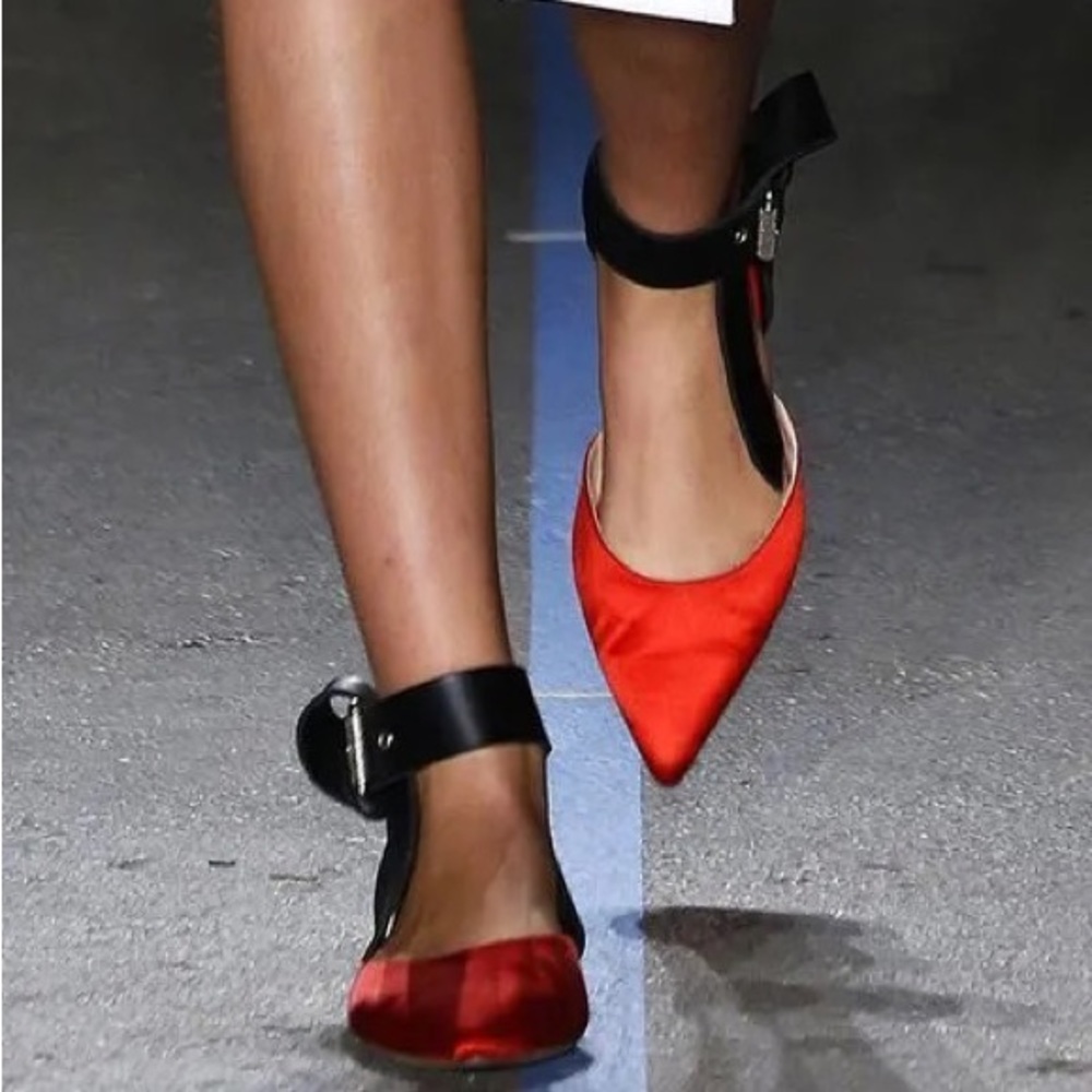 Monse red flats